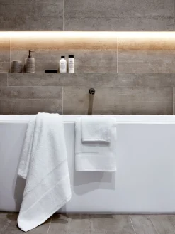 L&M Home Regent White Classic Set New